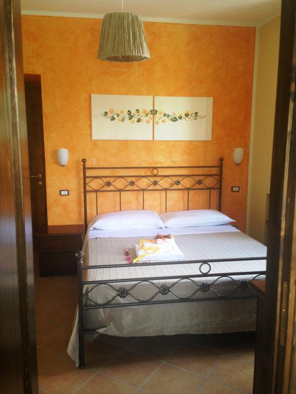 Al Casale Dei Nonni Bed & Breakfast Laureana Cilento Екстериор снимка