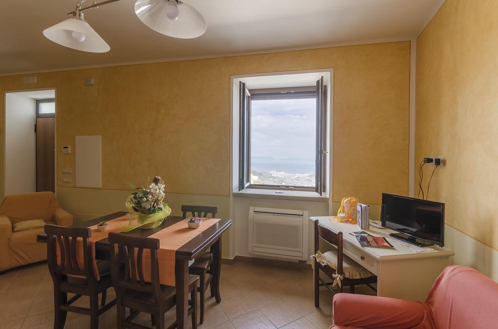 Al Casale Dei Nonni Bed & Breakfast Laureana Cilento Екстериор снимка