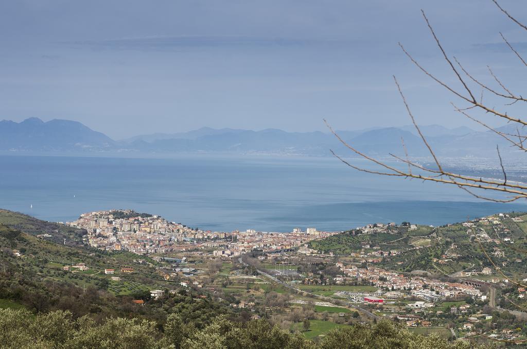 Al Casale Dei Nonni Bed & Breakfast Laureana Cilento Екстериор снимка
