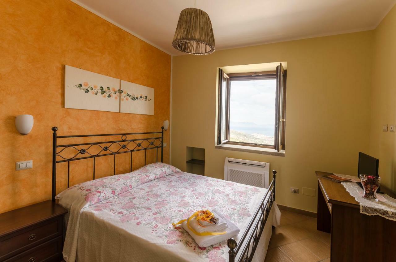 Al Casale Dei Nonni Bed & Breakfast Laureana Cilento Екстериор снимка
