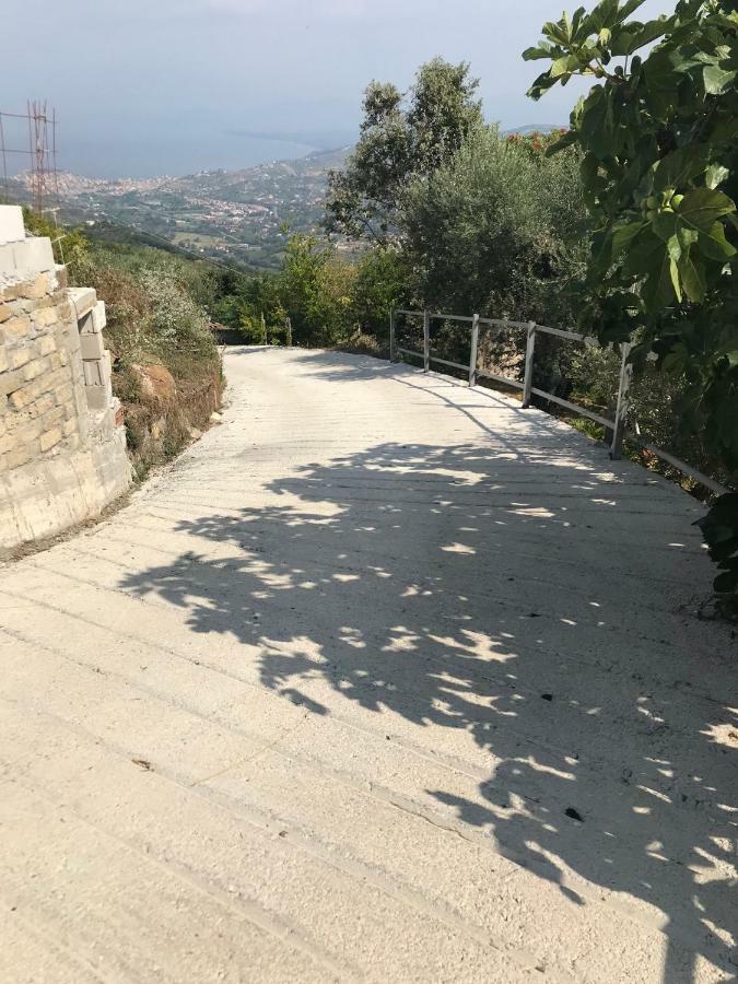 Al Casale Dei Nonni Bed & Breakfast Laureana Cilento Екстериор снимка